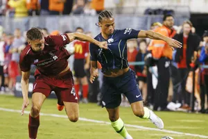 Leroy Sane (phải) là một trong vài trụ cột Man.City được trải qua giai đoạn giao hữu trước giải. Ảnh: Getty Images 