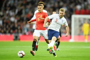 Luke Shaw (phải) chơi khá tốt trước khi gặp xui rủi chấn thương. Ảnh: Getty Images