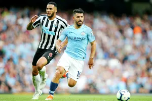 Sergio Aguero (phải) là 1 trong những cầu thủ Man.City năng nổ nhất trong mùa giải mới. Ảnh: Getty Images