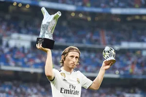 Modric sẽ tiếp tục đánh bại Ronaldo? Ảnh: Getty Images.
