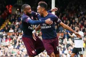Alexandre Lacazette (trái) và Pierre-Emerick Aubameyang mừng bàn thắng. Ảnh: Getty Images 
