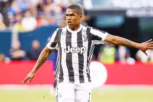 Douglas Costa sẽ là một phần trong tổng thể những giải pháp lớn giúp Man.United vượt qua khó khăn? Ảnh: Getty Images 