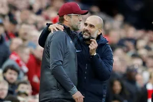 Pep Guardiola (phải) liệu sẽ tìm ra giải pháp để thay đổi kết quả trước Jurgen Klopp? Ảnh: Getty Images 