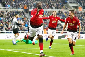 Siêu dự bị lập công, Quỷ đỏ sáng cơ hội tốp 4