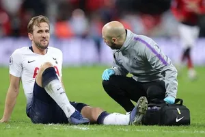 Harry Kane nếu vắng mặt dài hạn sẽ là cú sốc với Tottenham. Ảnh: Getty Images