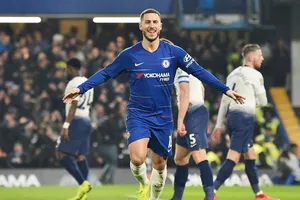 Eden Hazard mừng bàn thắng quan trọng trước Tottenham. Ảnh: Getty Images