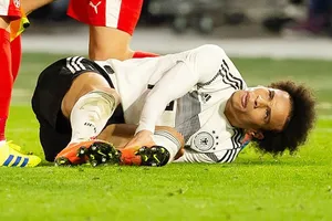 Leroy Sane đã may mắn tránh khỏi chấn thương nghiêm trọng. Ảnh: Getty Images 