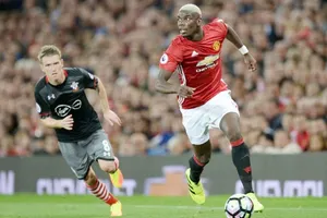 Paul Pogba vẫn đang khiến tương lai trở thành đề tài nóng. Ảnh: Getty Images 