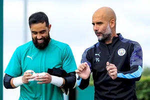 HLV Pep Guardiola đã sẵn sàng bắt tay chuẩn bị nỗ lực vô địch Anh 3 mùa liên tiếp. 