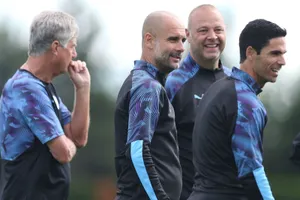 HLV Pep Guardiola cùng cộng sự đã đối mặt rắc rối lớn trong khâu chuẩn bị. Ảnh: Getty Images 