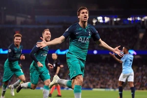Fernando Llorente ghi bàn giúp Tottenham loại Man.City ở Chamopions League mùa qua. Ảnh: Getty Images
