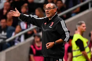 HLV Maurizio Sarri chỉ đạo trong hành trình giao hữu trước mùa giải của Juve. Ảnh: Getty Images 