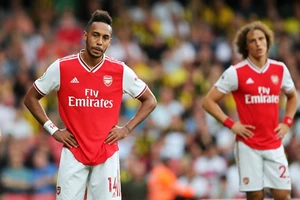 Pierre-Emerick Aubameyang ngao ngán khi thấy nỗ lực ghi bàn trở nên hoang phí. Ảnh: Getty Images