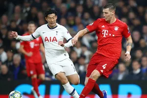 Tottenham (trái) tiếp diễn thứ phong độ quá sa sút ở mùa giải này. Ảnh: Getty Images