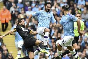 Tiền vệ Ilkay Gundogan tìn rằng cầu thủ cần phài nỗ lực chính giúp đội vượt qua giai đoạn khó khăn. Ảnh: Getty Images