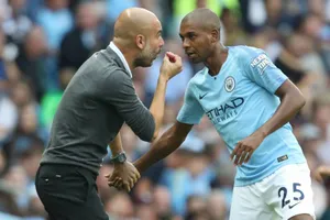 HLV Pep Guardiola xem Fernandinho là một nhân tố quan trọng nhất của đội. Ảnh: Getty Images