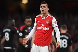 Granit Xhaka đã có phản ứng đầu tiên sau sự cố. Ảnh: Getty Images 