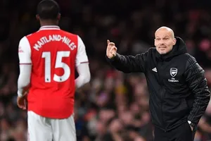 Freddie Ljungberg thừa nhận tình hình ở Arsenal đã trở nên nguy cấp. Ảnh: Getty Images