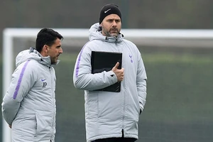 HLV Mauricio Pochettino và trợ lý Jesus Perez đang cân nhắc điểm đến mới. Ảnh: Getty Images