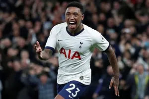 Steven Bergwijn phải nghỉ hết mùa càng khiến Tottenham khó khăn. Ảnh: Getty Images 