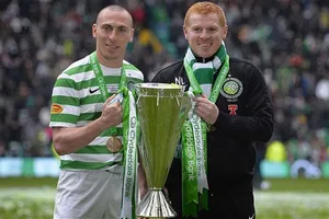 HLV Neil Lennon và các học trò ở Celtic phải chờ lâu để nâng chức vô địch tiếp theo. Ảnh: Getty Images 