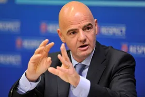 Chủ tịch FIFA, Gianni Infantino cam kết hỗ trợ mạnh mẽ về tài chính. Ảnh: Getty Images