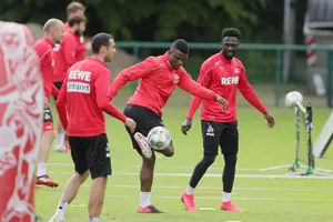 Cầu thủ FC Cologne trở lại tập luyện giữa Covid-19.