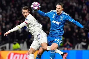 Lyon (trái) đã giành chiến thắng 1-0 ở trận lượt đi tại Pháp ngày 26-2. Ảnh: Getty Images