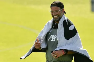 HLV Jurgen Klopp thoải mái trong những buổi tập. Ảnh: Getty Images