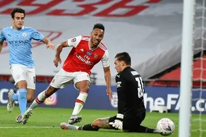Pierre-Emerick Aubameyang tỏa sáng với cú đúp đưa Arsenal vào chung kết FA Cup. Ảnh: Getty Images 