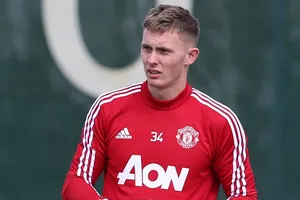 Dean Henderson sẵn sàng cạnh tranh vị trí với David de Gea. Ảnh: Getty Images