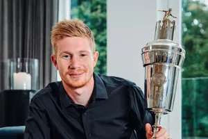 Kevin De Bruyne là cầu thủ đầu tiên của Man.City thắng giải thưởng cá nhân danh giá nhất mùa.