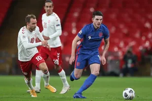 Christian Eriksen (trái) giúp Đan Mạch quật ngã tuyển Anh ngày tại Wembley. Ảnh: Getty Images