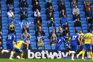 Khán giả được trở lại sân nhưng vẫn phải thực hiện dãn cách. 