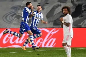 Real Madrid tiếp đà sa sút khi thất bại 1-2 trước Alaves ngay trên sân nhà.