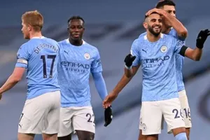 Riyad Mahrez đã ghi một hat-trick giúp Man.City vùi dập Burnley 5-0. Ảnh: Getty Images