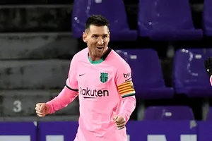 Lionel Messi vẫn miệt mài chinh phục những kỉ luc ghi bàn. 