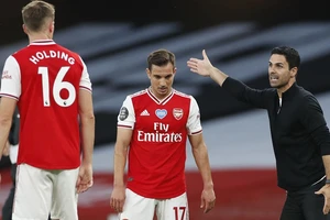 HLV Mikel Arteta đang chật vật giúp Arsenal vượt qua khủng hoảng. Ảnh: Getty Images