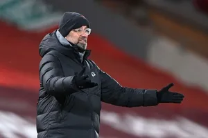 HLV Jurgen Klopp đơn giản là bất lực trước sức mạnh của Man.City. Ảnh: Getty Images