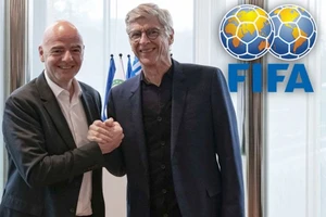 Arsene Wenger được xem là cố vấn thân cận của Chủ tịch FIFA, Gianni Infantino. Ảnh: Getty Images