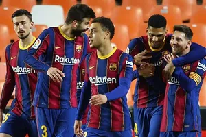 Lionel Messi tạo thêm sự gắn kết trước cuộc đụng độ đỉnh cao với Atletico Madrid. Ảnh: Getty Images