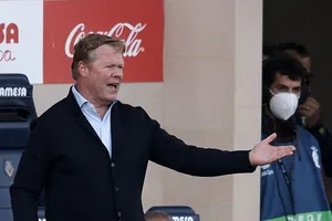 HLV Ronald Koeman hết án cấm sẽ trở lại cùng Barca trong 3 trận cuối quyết định.