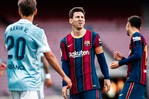 Lionel Messi đã làm mọi thứ có thể nhưng không cứu nổi Barcelona. Ảnh: Getty Images
