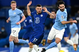 Ilkay Gundogan (phải) hy vọng có thể kịp bình phục cho trận chung kết. Ảnh: Getty Images