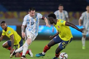 Lionel Messi không thể ghi bàn và Argentina hòa phút cuối. 