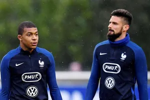 Kylian Mbappe sẽ gát lại mối bất hòa với Olivier Giroud để tập trung cho Euro 2020.