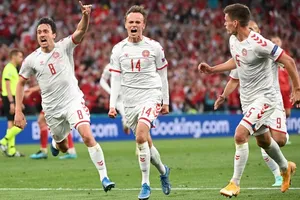  Mikkel Damsgaard trở thành cầu thủ trẻ nhất ghi bàn cho Đan Mạch tại các giải đấu quốc tế lớn.
