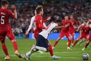 Tình huống tranh cãi đã kết thúc hành trình kỳ diệu của Đan Mạch.