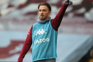 Jack Grealish đã trở lại sân tập Aston Villa đúng hẹn.