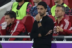 HLV Mikel Arteta thừa nhận Arsenal đang tụt hậu về trình độ tại Premier League. Ảnh: Getty Images